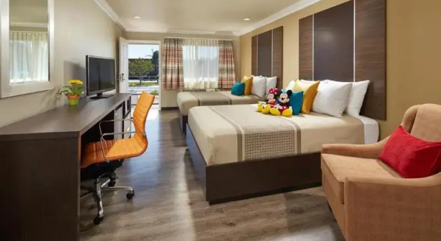 Двухместный семейный номер Standard Eden Roc Inn & Suites near the Maingate