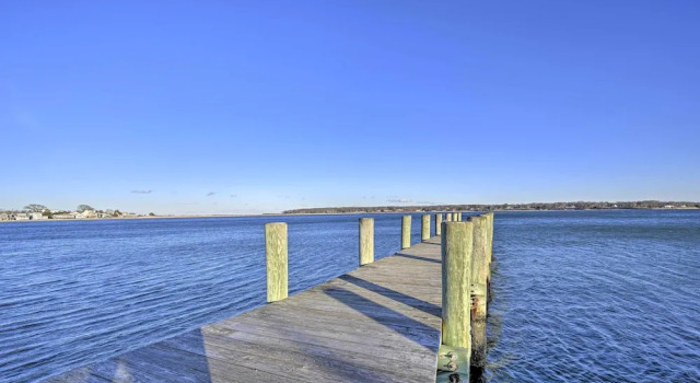 Quaint DT Greenport Apt - 2 Mi to Shelter Island!, Забронировать Апартаменты/квартира Гринпорт Норт-Форк