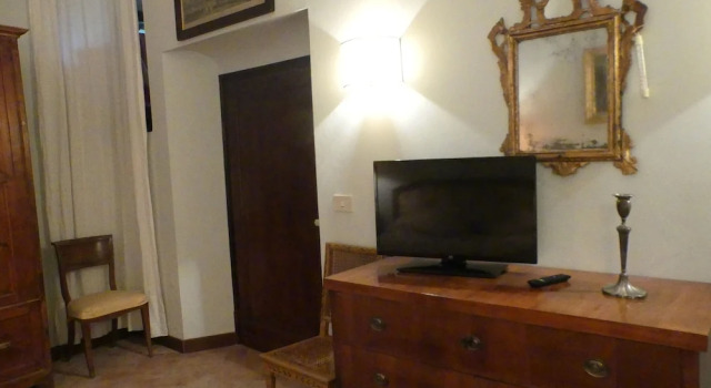 Elegante Appartamento in Villa con Piscina, Reservar Apartamento Hotéis em Treia com piscina, Piscina