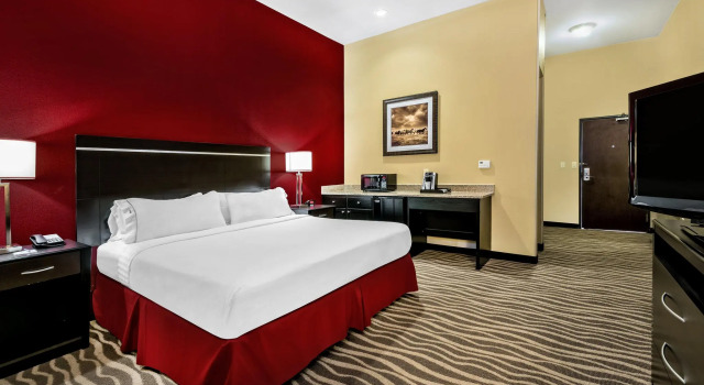 Номер Deluxe Holiday Inn Express & Suites Cotulla by IHG