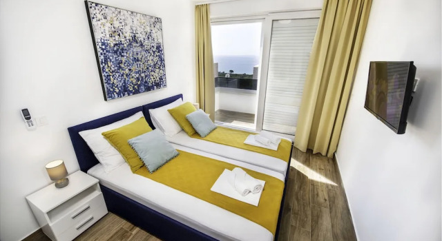 Villas Royal II with Private Pool, Забронировать Вилла Коттеджи Новалья, Коттедж