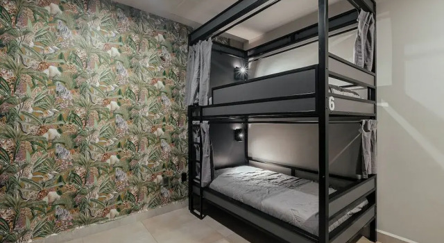 Кровать в общем номере (мужской номер) Mr. Herold homes