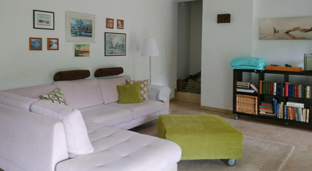 Villa in Bruniquel by Aveyron River, Book Villa Cottages in Tarn-et-Garonne, Cottage