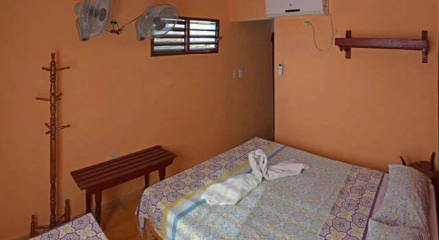 Fambyh YAL 80 Hostal Trinidad Cuba, Rezervovat Hotel Hotely v Trinidad s parkováním, Parkování