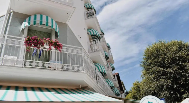 Hotel Flora, Забронировать Отель Каттолика Побережье Римини