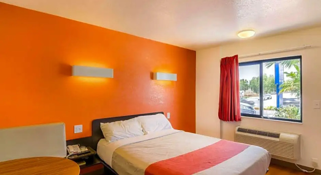 Номер Standard Motel 6-Simi Valley, CA