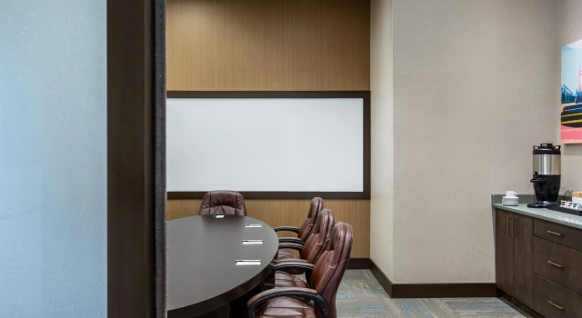 Hampton Inn by Hilton Kamloops, Buchen Sie Hotel Hotels in British Columbia mit Pool, Schwimmbad