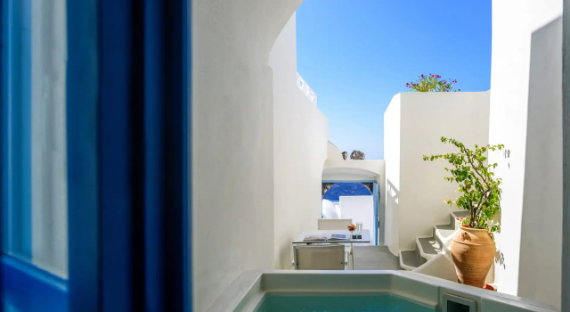 Полулюкс с видом на горы Pantelia Suites