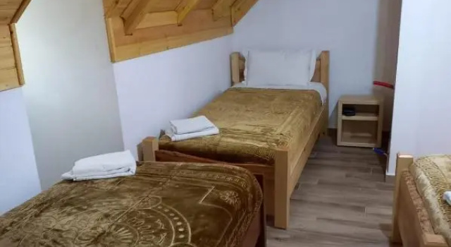 Habitación triple Estándar con balcón Bujtina Tinari Theth