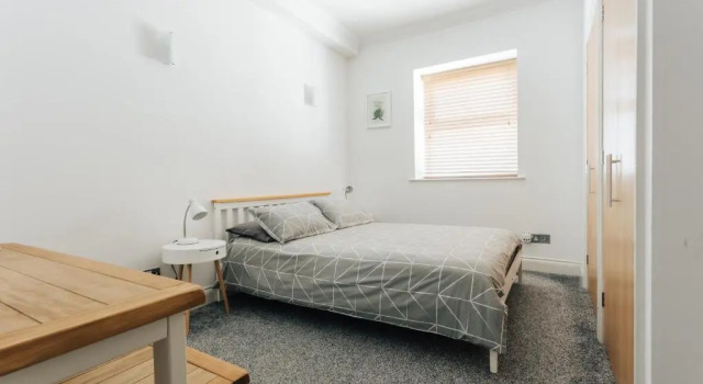 Spacious 2 bedroom flat near beach and town centre, Забронировать Отель Отели Борнмута с парковкой, рядом с Парк Мейрик, Парковка