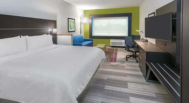 Двухместный люкс c 1 комнатой Holiday Inn Express & Suites Bryan - College Station by IHG