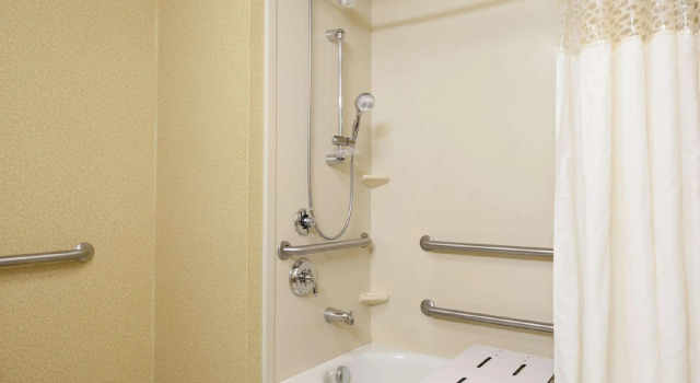 Четырёхместный номер Standard Hampton Inn & Suites Moline-Quad City Intl Aprt