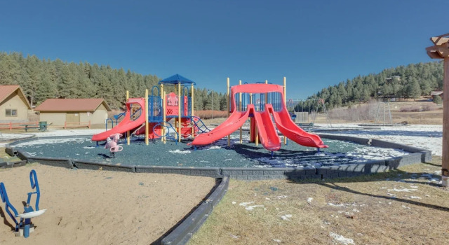 Коттедж 4 Mi to Angel Fire Resort: Retreat w/ Hot Tub