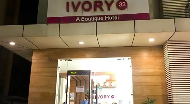 Кровать в общем номере Hotel Ivory 32