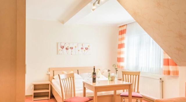 Haus Kranixfeld-Fischl, Book Hotel Hoteller i Burgenland med parkering, Parkering
