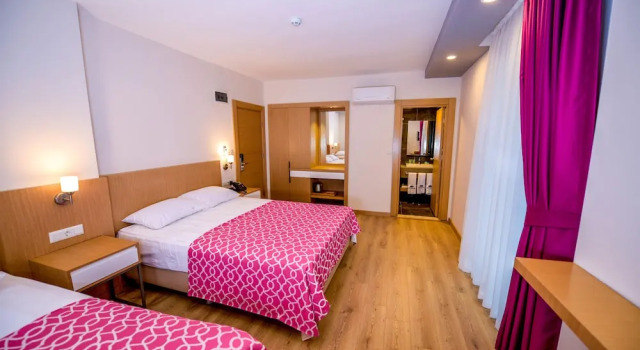 Трёхместный номер Standard с балконом Hotel Derin Ma Sorgun