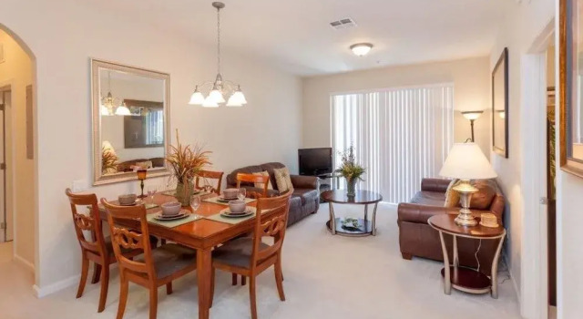4114 Breakview Dr 307 2 Br condo by RedAwning, Varaa Hotelli Hotellit Kissimmee pysäköinnillä, Pysäköinti