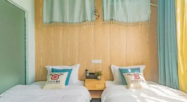Двухместный люкс Yi Chun Xiyuanju Hotel