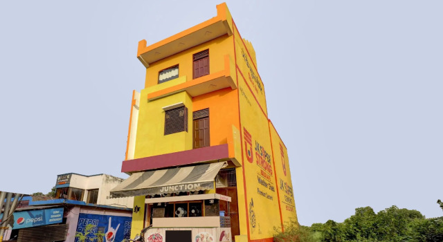 OYO 82010 Good Hood Hotel, Забронировать Отель Отели Мератх с парковкой, Парковка