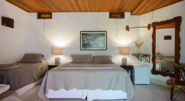 Четырёхместный номер Comfort с балконом Pousada Vila Serrano