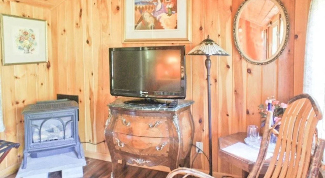 Enchanted Manor of Woodstock Bed and Breakfast