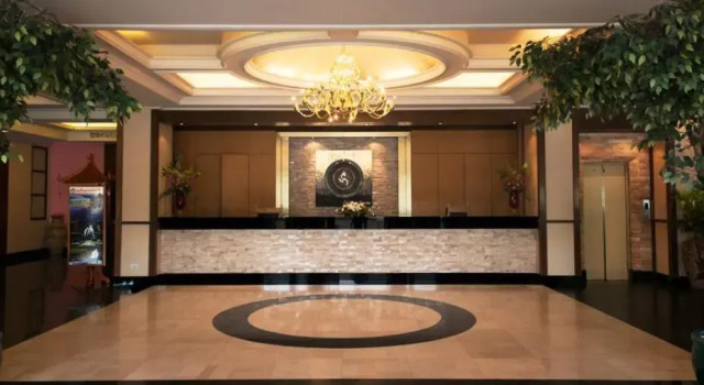Chakungrao Riverview Hotel, Забронировать Отель Кампхэнгпхет Kamphang Phet Province