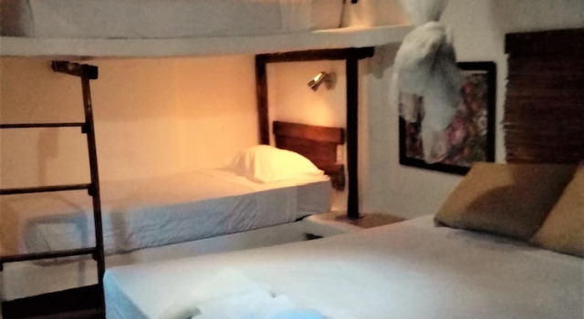 Четырёхместный номер Standard с балконом Hotel La Tora