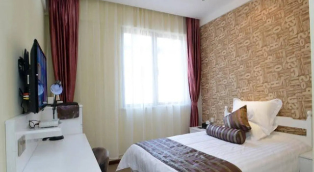 Urba Hotel (Nanjing Xuzhuang Metro Station, Software Park), Book Hotel Qilinmen Qi Xia
