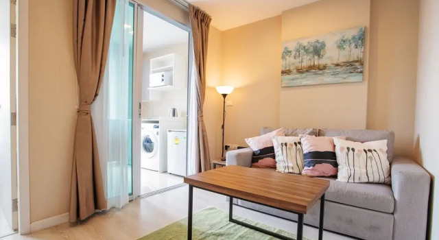 Near BK University Quiet Condo in Rama4 bkb135