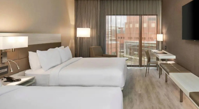 Четырёхместный номер Standard AC Hotel by Marriott Greenville