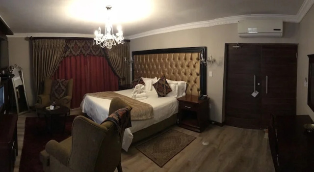 Люкс Eagle Rock Executive Guest House