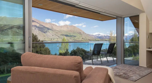 Коттедж Luxury Lakeside Rd - Lake Views - Sleeps 10