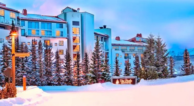 Номер Standard с красивым видом из окна The Peaks Resort and Spa
