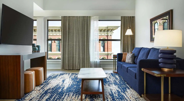 Люкс Deluxe The Untitled Nashville Hotel, Tapestry Collection by Hilton