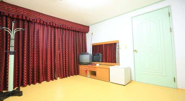 Boosung Park Motel, Boek Motel Hotels in Gangwon-Do met parkeren, Parkeren