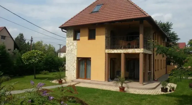 Nadins Guesthouse, Reservar Hotel Szekesfehervar Fejer