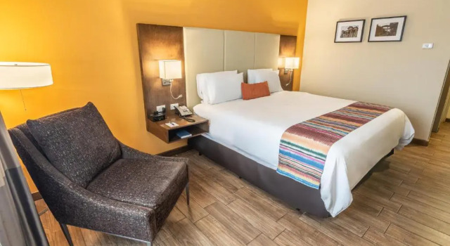 Полулюкс LATAM HOTEL Plaza Pradera Quetzaltenango