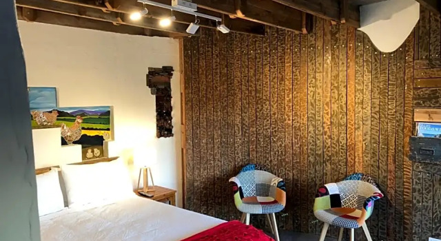 Bed in a Shed, Book Bed and Breakfast  