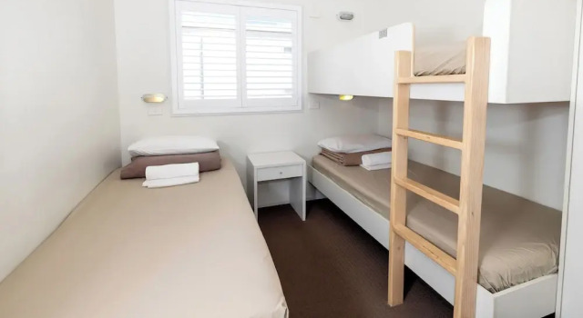 Вилла Standard с 2 комнатами с видом на бассейн BIG4 South Durras Holiday Park