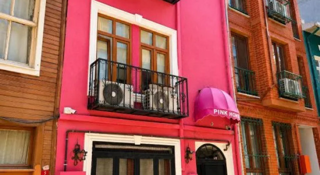 Pink Home Balat- 5, Забронировать Отель Отели Стамбула 3 звезды, рядом с Chora Museum, 3*