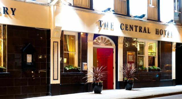Central Hotel Donegal, Book Hotel Hoteller i Wild Atlantic Way med parkering, Parkering
