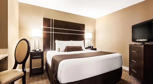 Люкс с красивым видом из окна River Rock Casino Hotel