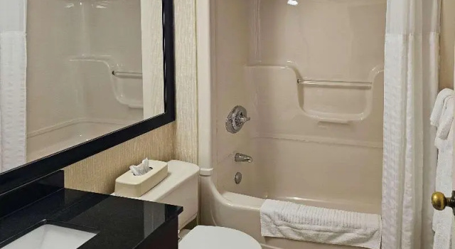 Четырёхместный номер Standard Comfort Inn