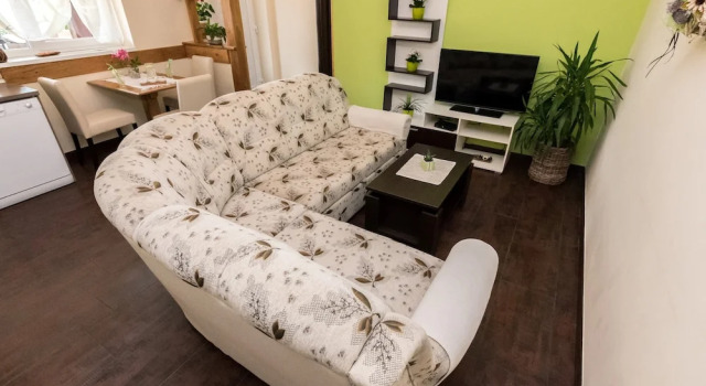 Коттедж Comfort Garden House