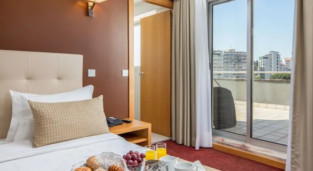 Двухместный номер Standard с балконом Отель Stay Hotel Leiria
