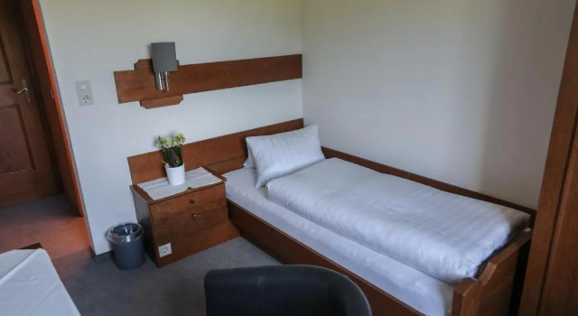 Номер Standard Pension Strobl