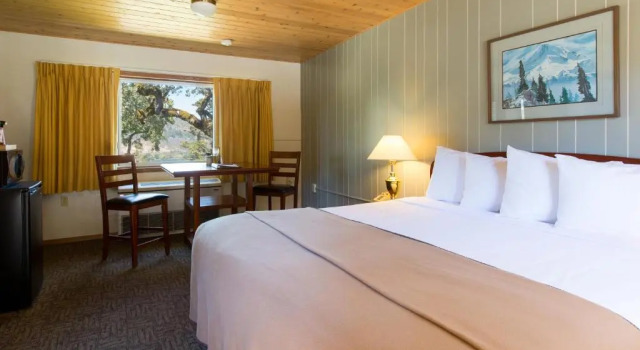 Номер Standard Westcliff Lodge