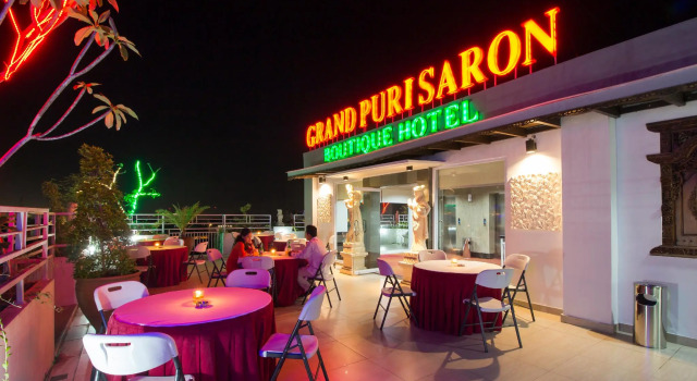 Люкс Grand Puri Saron Hotel Yogyakarta
