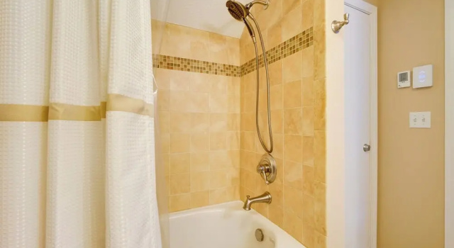 Апартаменты Sunny Stratton Townhome ~ 1 Mi to Skiing!