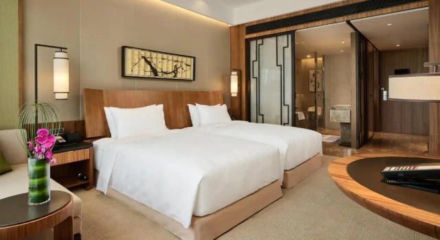 Двухместный номер Standard HUALUXE Ningbo Harbor City